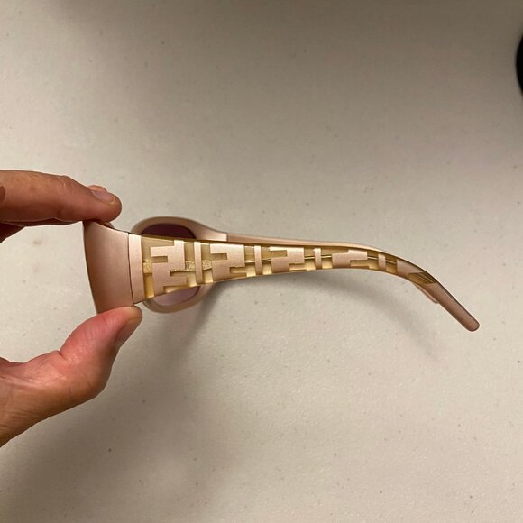 NWOT Vintage Women Fendi Pink Blush Elegant Sweet and Feminine Sunglasses - Picture 9 of 9